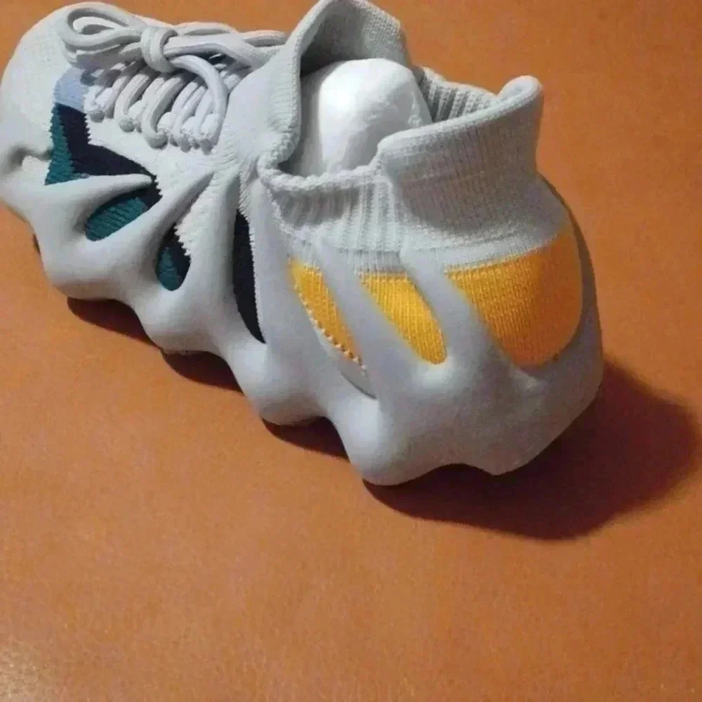 > New no tag,  very light  women's snickers - Picture 4 of 11